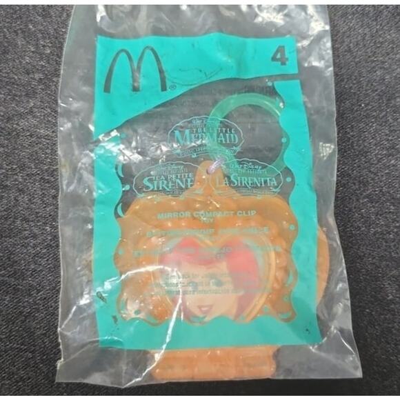 McDonald's Happy Meal Toy The Little Mermaid No. 4 Ariel Mirror Compact Clip - Picture 1 of 2